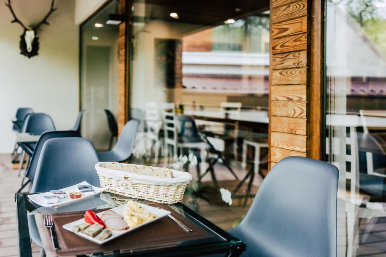 Mer Guest House B&B Brasov Ngoại thất bức ảnh